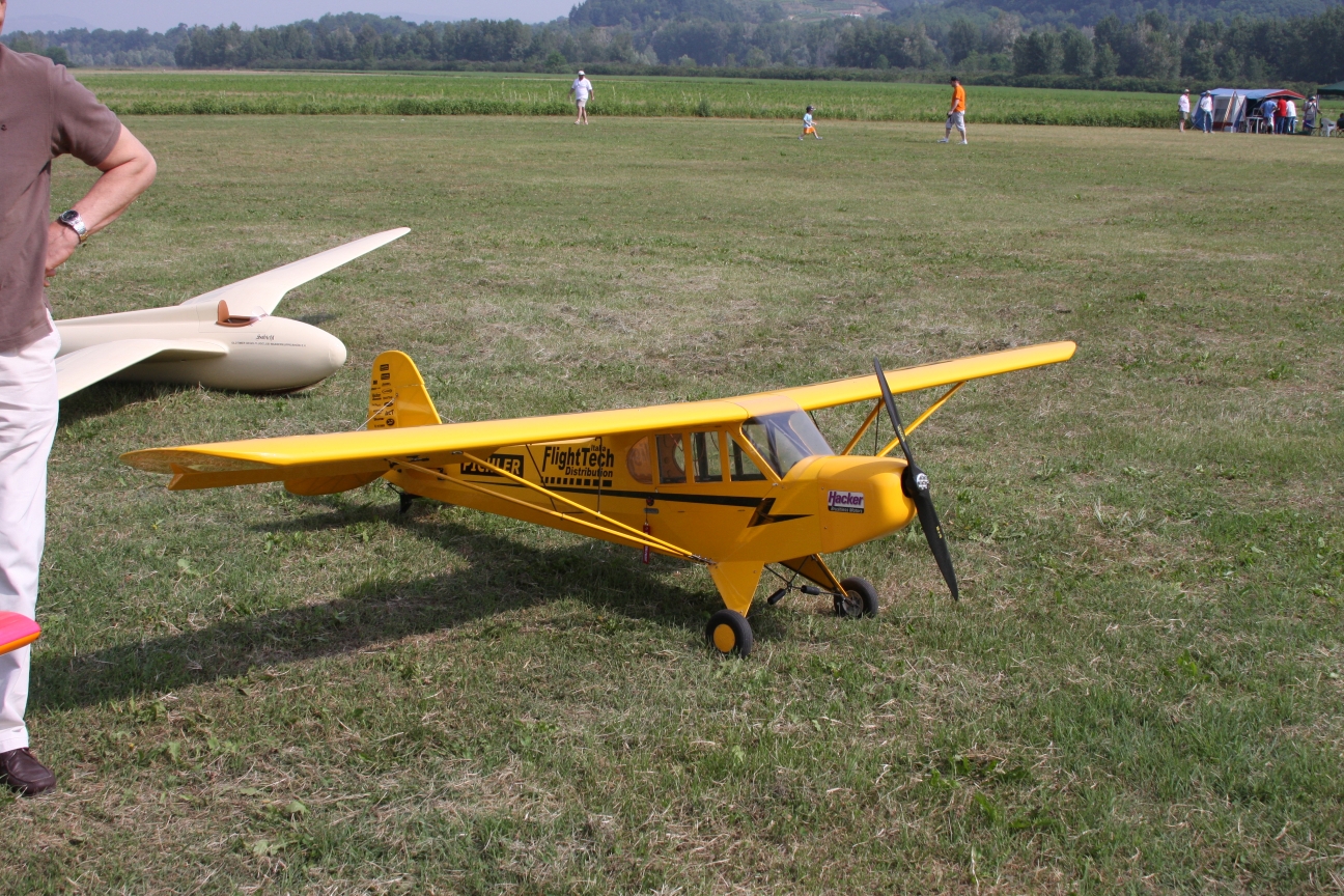 Il Piper 3 mt A.A.della Flighttech Italia motorizzato Haker A 150